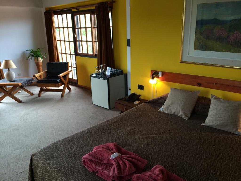 Kuntur Hotel Capilla del Monte Phòng bức ảnh